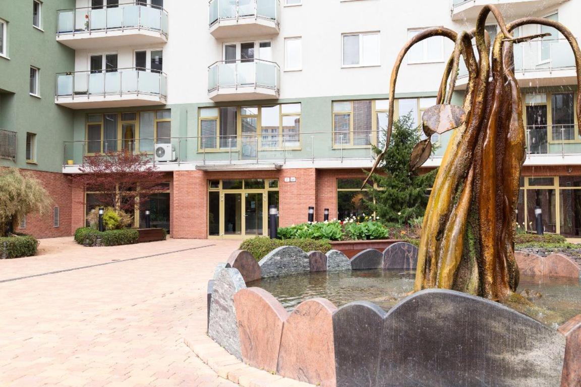 Great Tourist And Business Apartment Near Center Pressburg Exterior foto