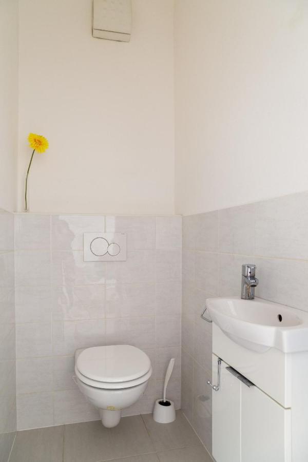 Great Tourist And Business Apartment Near Center Pressburg Exterior foto